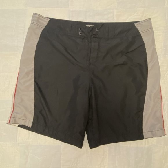 Old Navy Men's Swimsuite XXL - with liner, black, gray and red - Picture 1 of 7